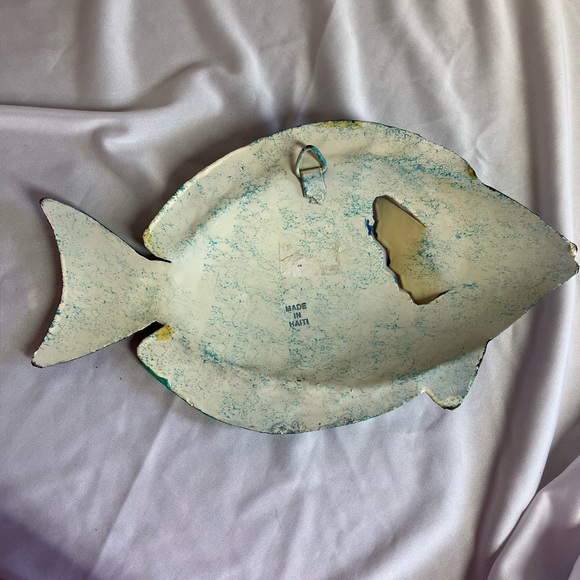 Colorful Fish Wall Decor - Picture 2 of 10